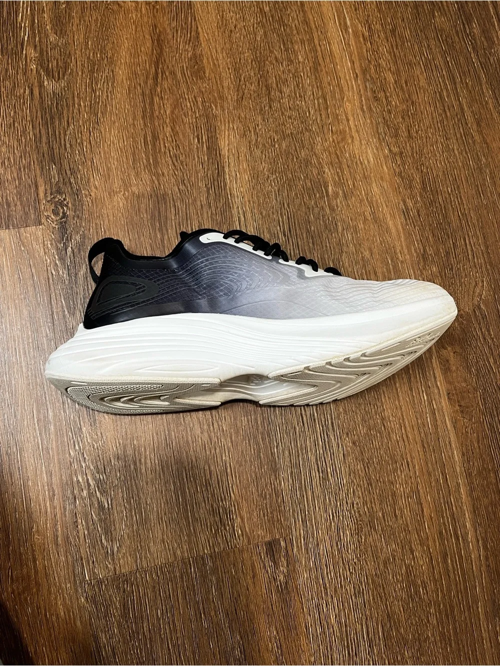 APL Steamline Black to Ivory Running Shoe Size 7.5